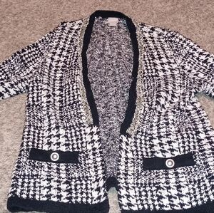 Women's Chico's Sweater Size 2 Color Black Gray Christmas Gift Warm Designer